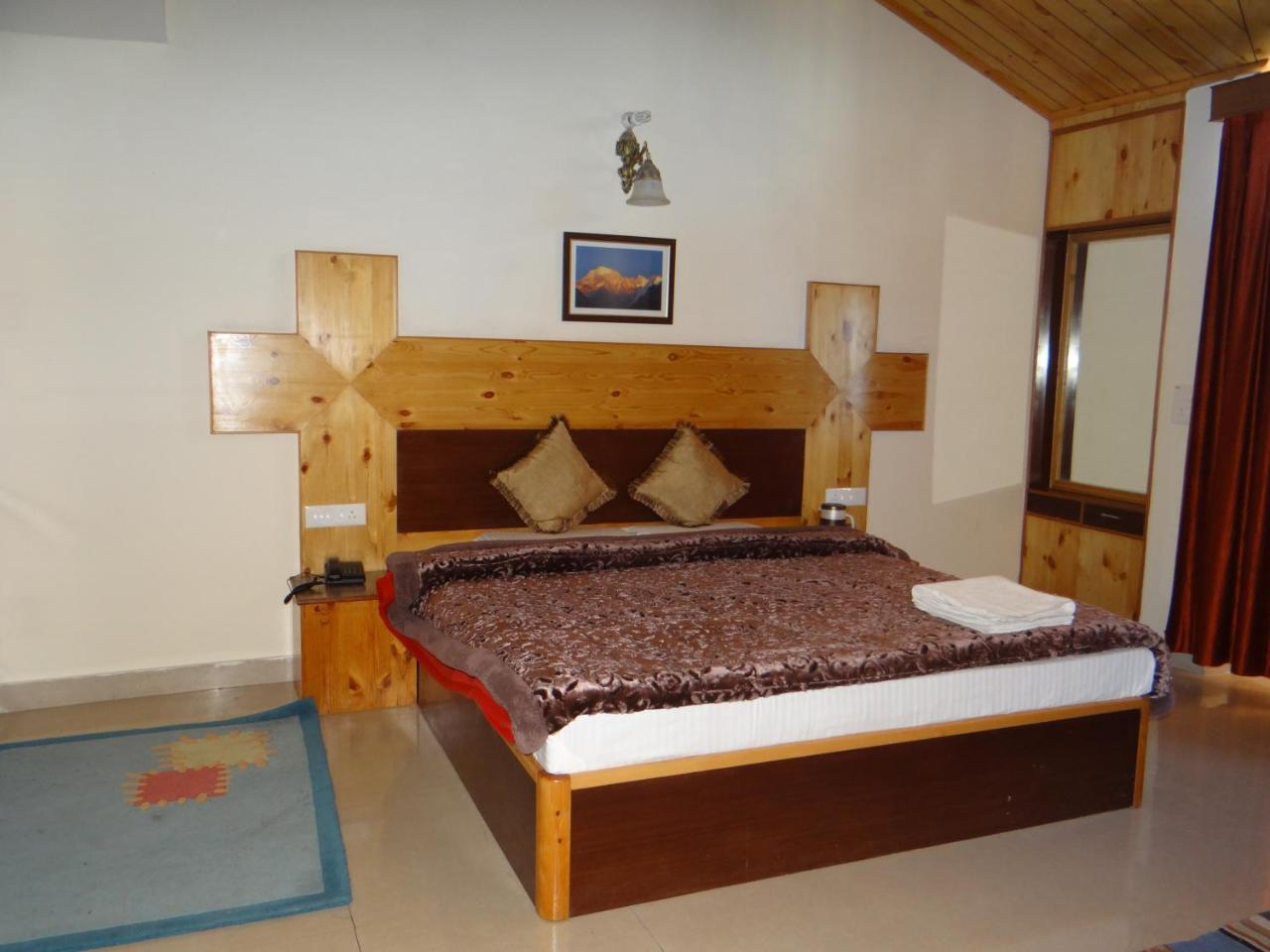 Hotel Mountain Trail Manali Exterior photo